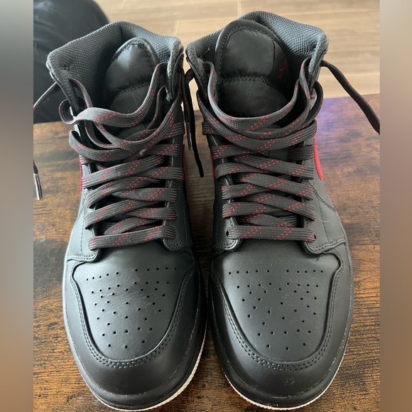 Used Air Jordan 1 Anthracite Mid - Picture 5 of 6